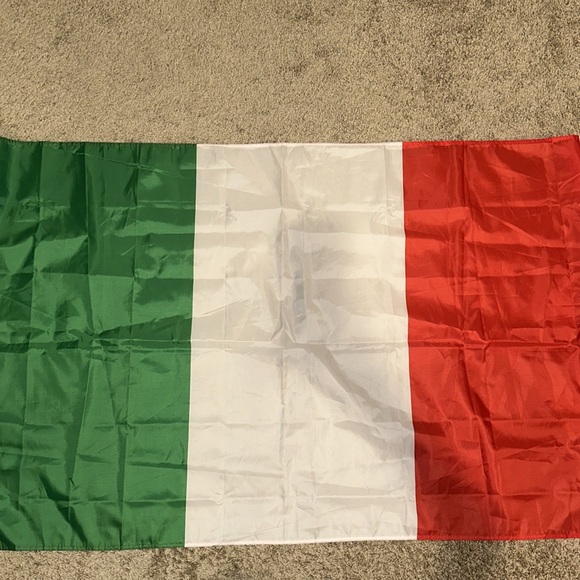 Wall flags - Picture 2 of 3